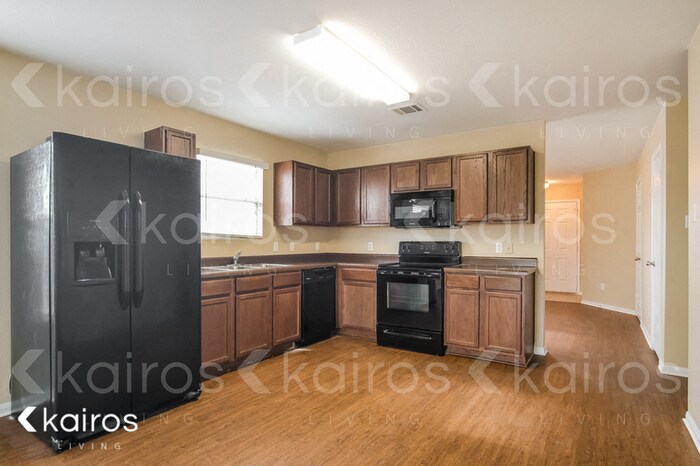 Building Photo - 711 Perseus Dr