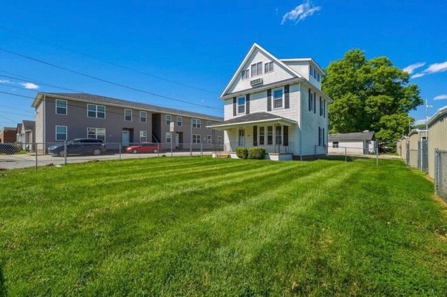 Building Photo - 6276 E Pea Ridge Rd