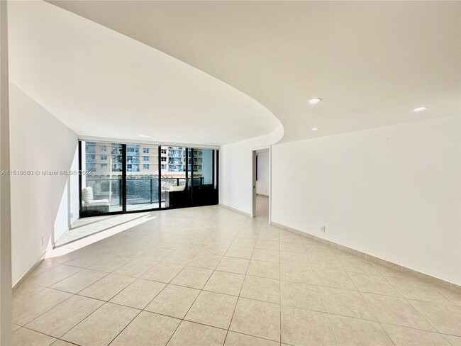 Building Photo - 2301 S Ocean Dr