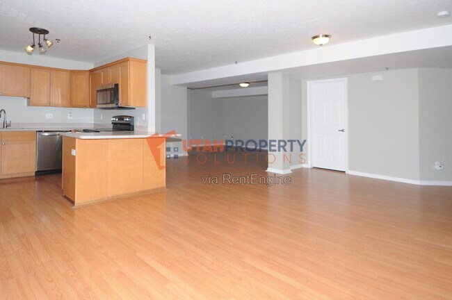Building Photo - 960 E 100 S
