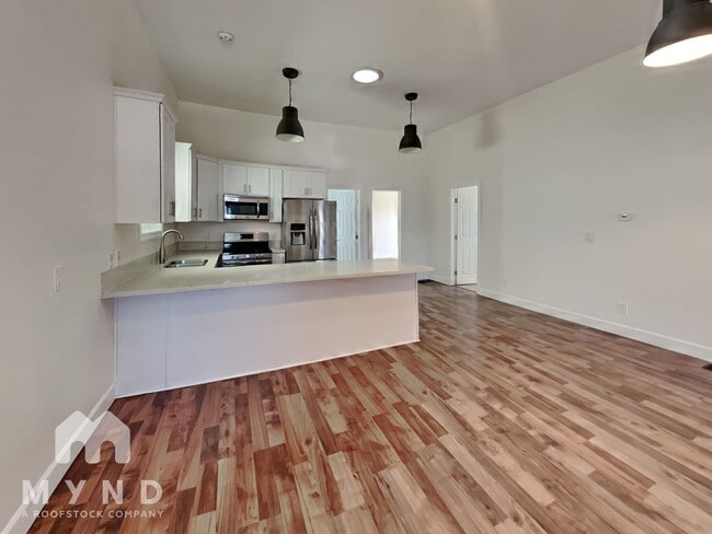 Primary Photo - 1064 30th St