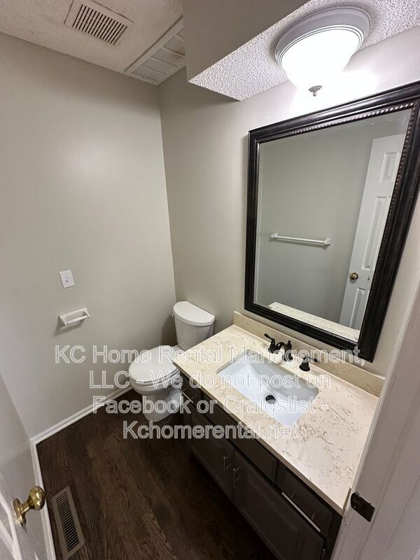 Building Photo - 6633 W 151st Pl