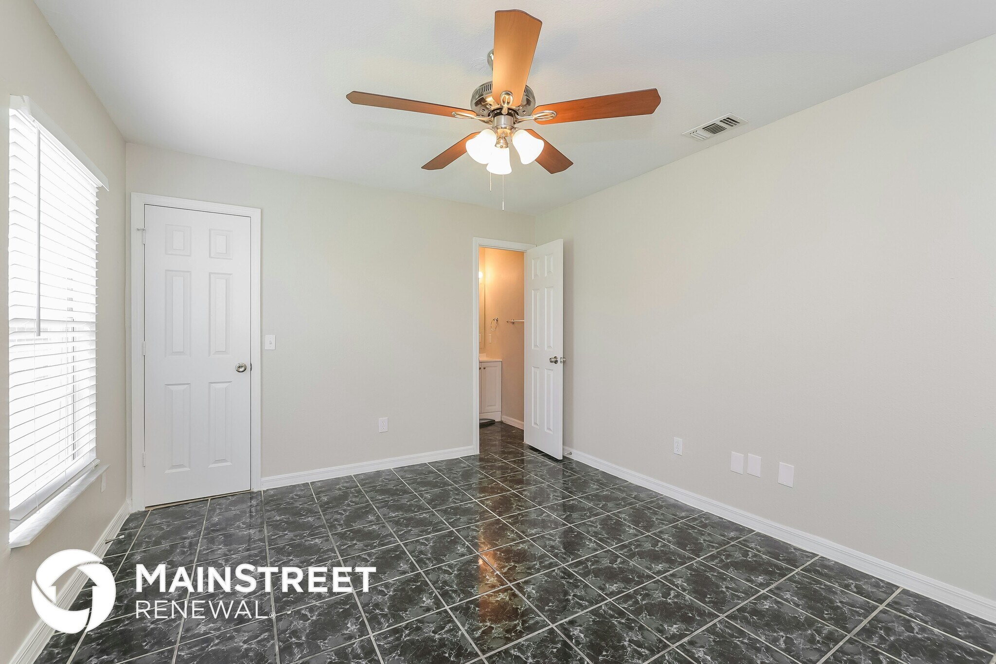 Building Photo - 807 Savona Pl