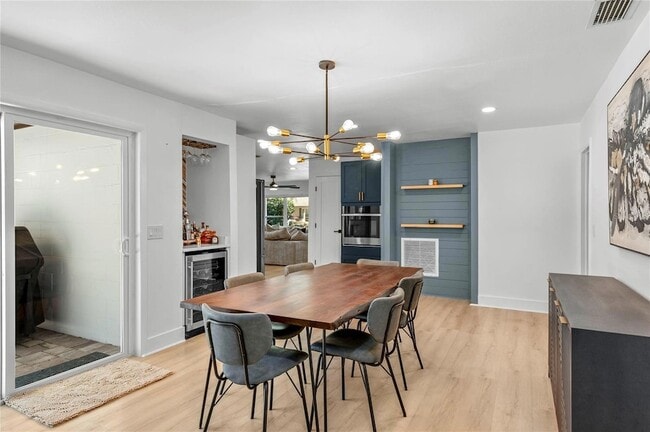 Building Photo - 2350 Sherbrooke Rd