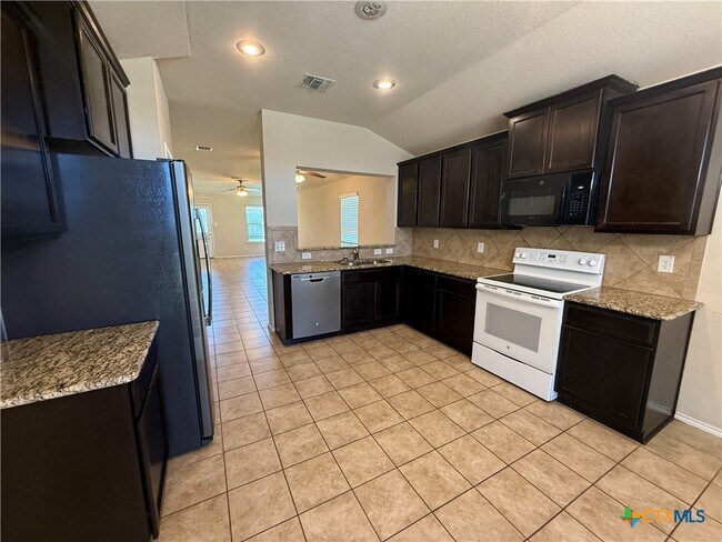 Building Photo - 1314 Briscoe Ct