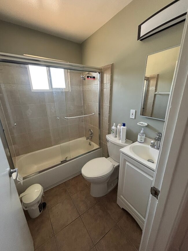 Bathroom #4 FURNITURE IN PHOTOS FOR DISPLAY ONLY - 990 Helen Ave