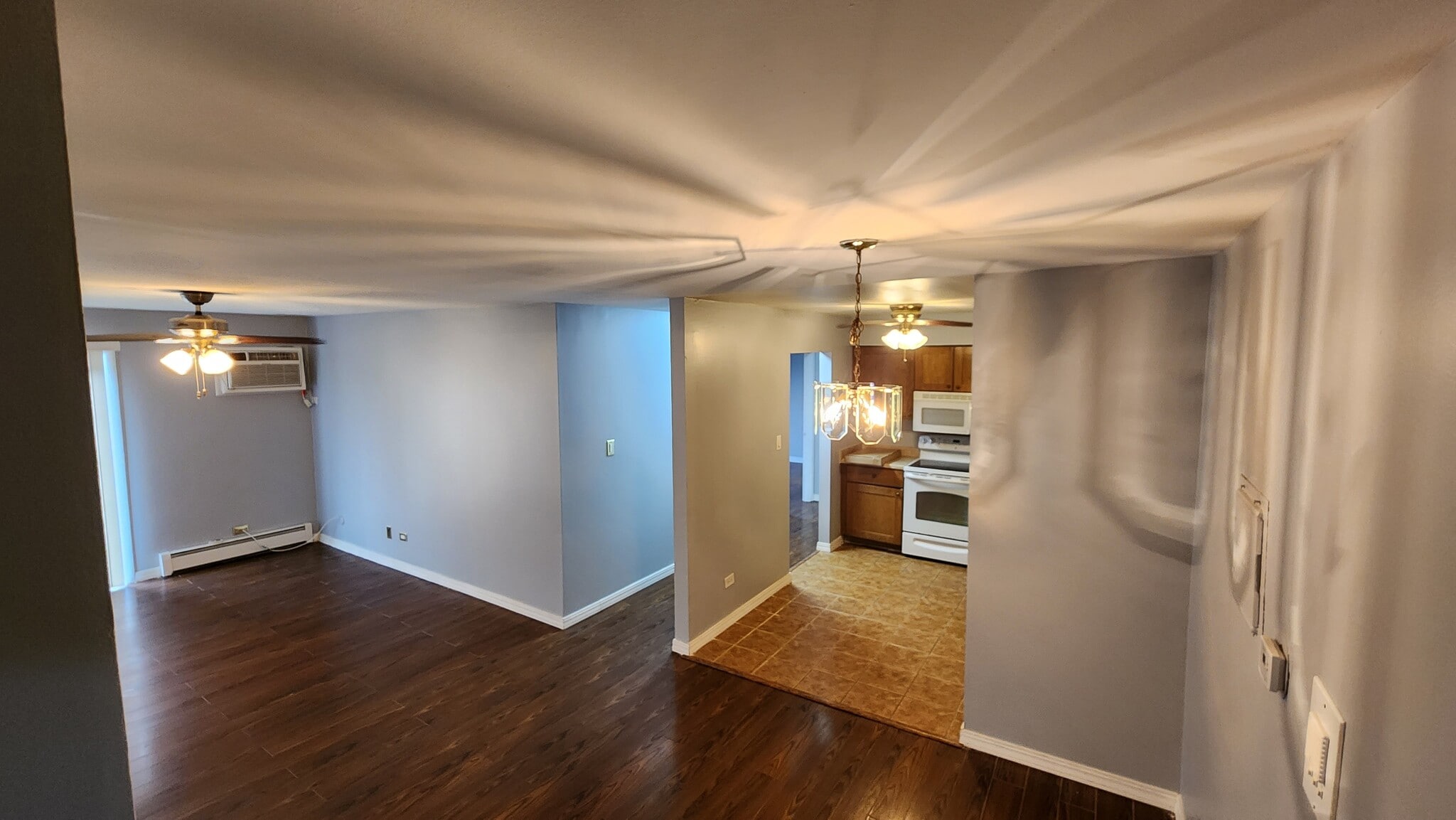 Building Photo - 121 W Elk Trl