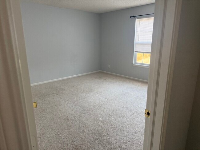 Building Photo - 14302 Holly Berry Cir