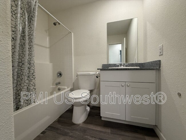 Building Photo - 2430 River Valley Cir