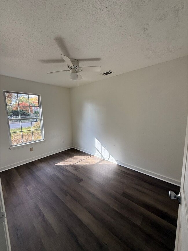 Building Photo - 3 Bedroom 1 Bath home in Millington