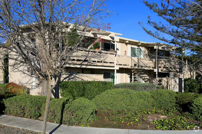 Building Photo - Apartments on Cabot Way
