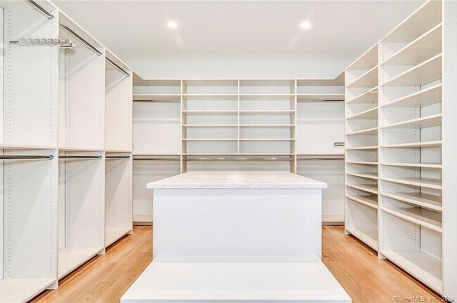 Building Photo - 17 Stony Brook Rd