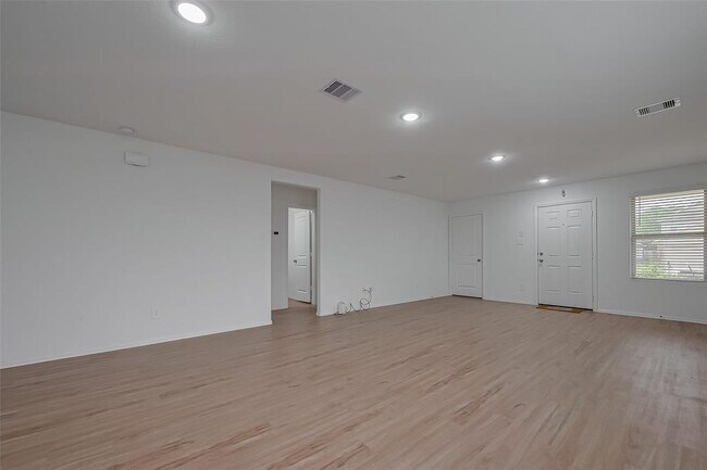 Building Photo - 24119 Maple Turn Ln