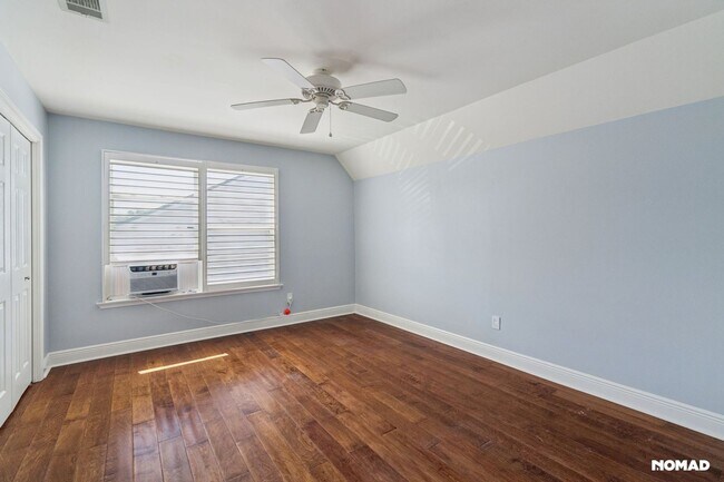 Building Photo - Spacious 4BR House in Pensacola; Pool