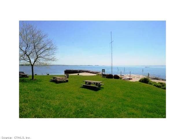 Building Photo - 207 Linden Ave