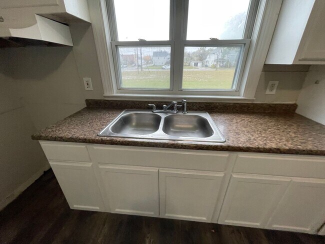 Building Photo - 1733-1737 Long Ave