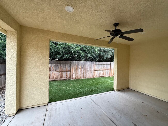 Building Photo - 2021 built two story in Oakdale!