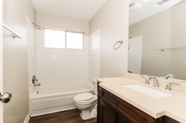 Building Photo - 20327 Bridgedale Ln
