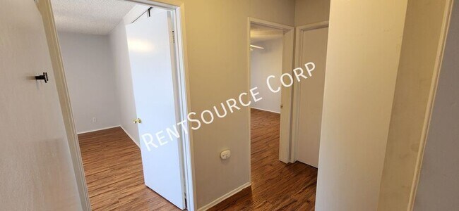 Building Photo - 1359 Springfield St