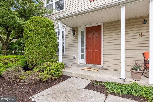 Building Photo - 115 Goldfinch Ct