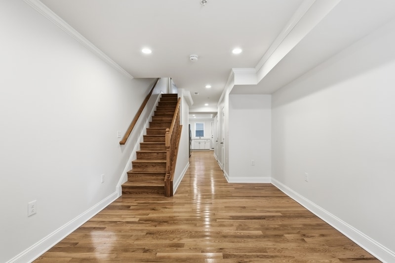 Building Photo - 2206 Cambridge St