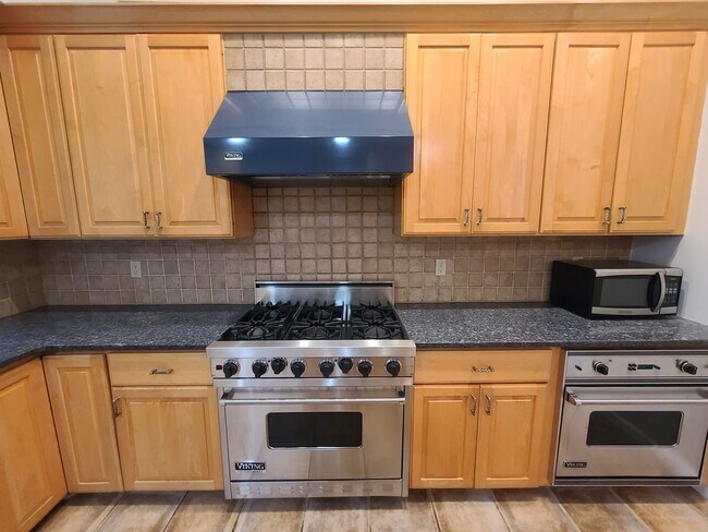 Building Photo - Scarsdale Rental Fully Updated 4 bedroom p...