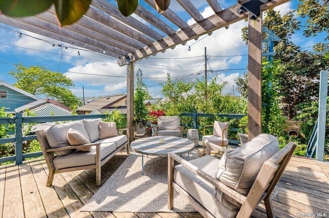 Building Photo - 311 E Market St