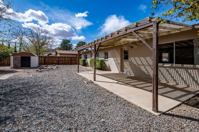 Building Photo - MOVE IN SPECIAL, $675 OFF FIRST MONTH