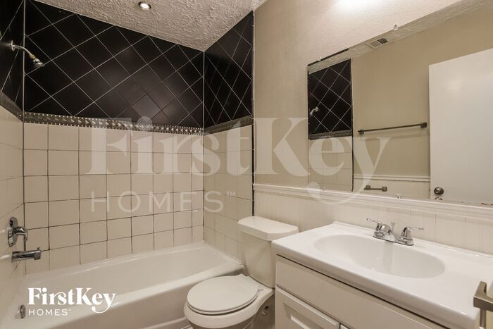 Building Photo - 10434 Lazy Meadows Dr