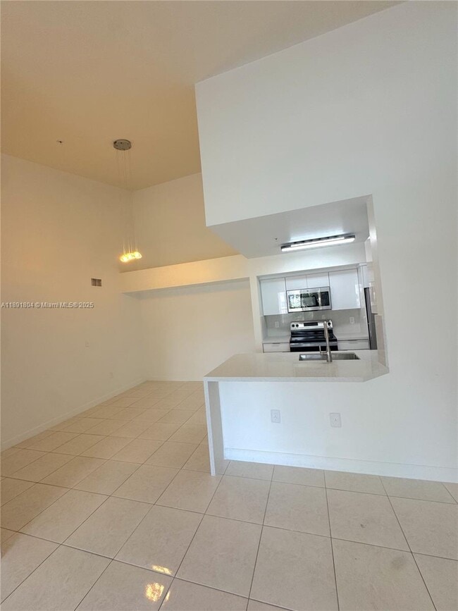Building Photo - 620 SW 111th Ave