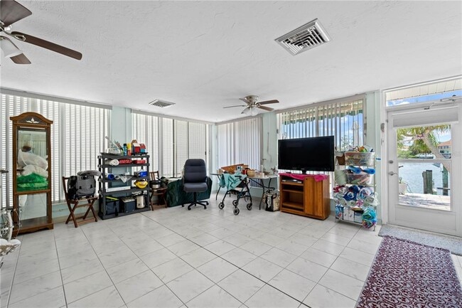 Building Photo - 922 Casey Cove Dr