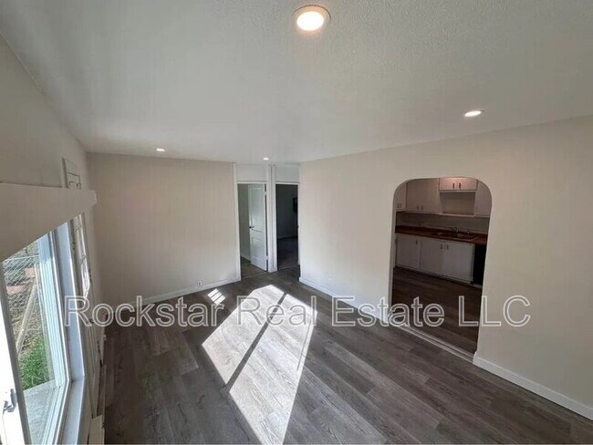 Building Photo - 9322 S Spokane St