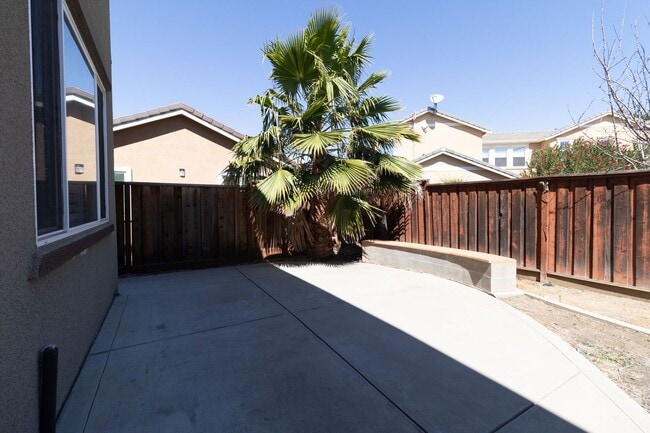 Building Photo - GREAT PRICE!!!- Mountain House-A Commuter'...