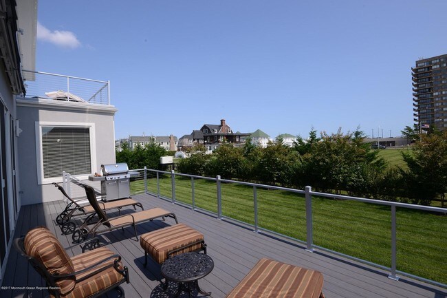 Building Photo - 33 Seaview Ave