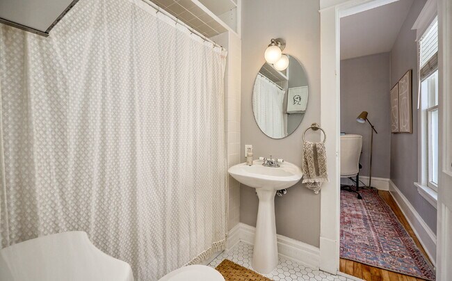 Building Photo - 4BR SW Minneapolis Rental w/EnSuite + Walk to Lake Harriet + April 1 Move-In + Pet Friendly