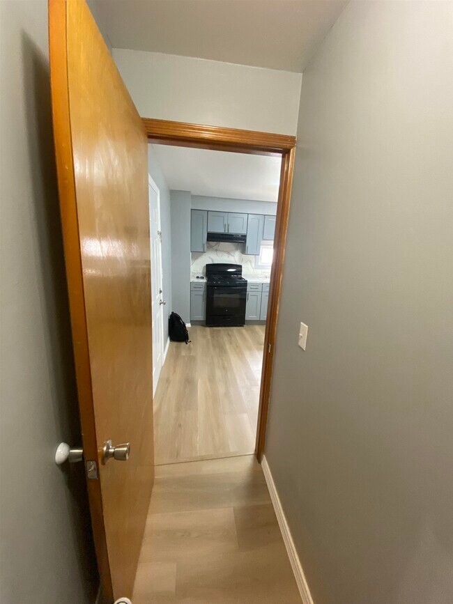 Building Photo - 468 AVENUE A Ave