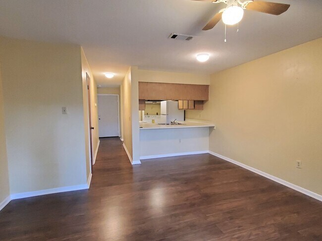 Building Photo - 2635 SW 35th Pl