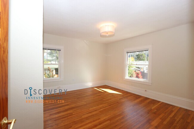 Building Photo - Move in Incentives! Coveted Piedmont Craftsman Home