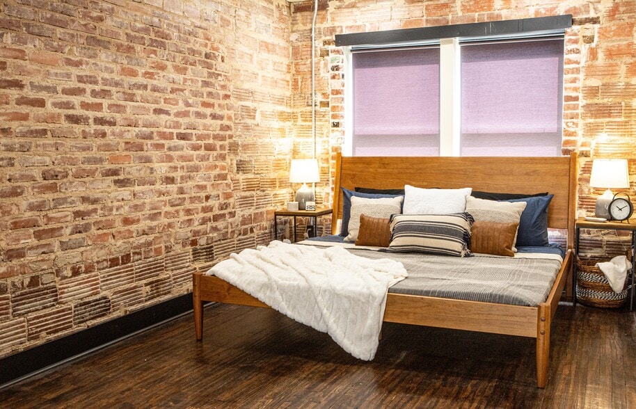 Building Photo - 144 E 21st St