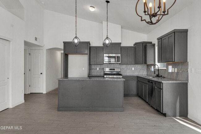 Building Photo - 2420 Tierra Delmonte Dr