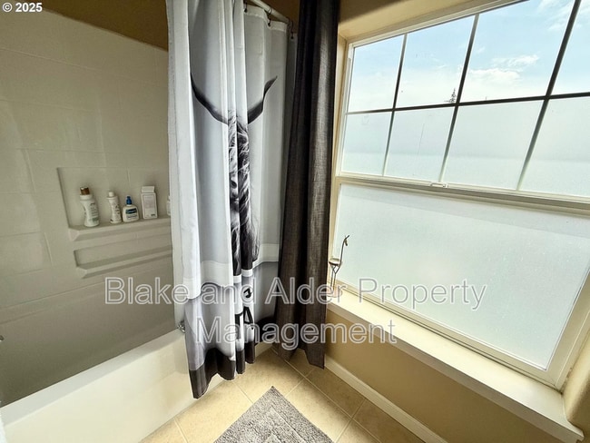 Building Photo - 22832 SW Forest Creek Dr