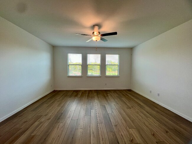 Building Photo - 118 Jenkinson Dr
