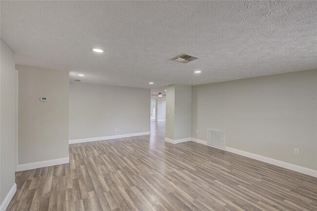 Building Photo - 8906 Pandora Ln