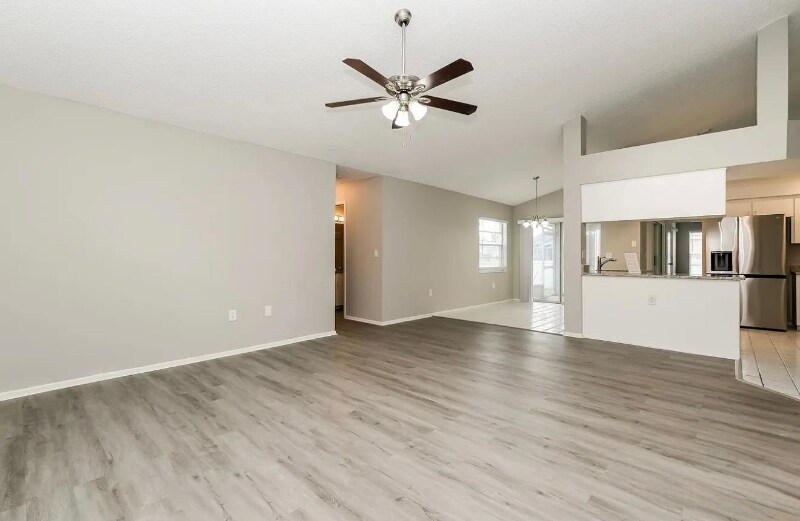 Building Photo - 7371 Box Elder Dr