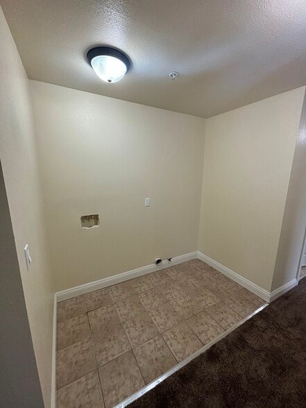 Building Photo - 755 E 76th St