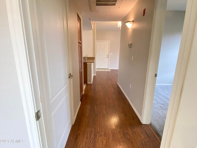 Building Photo - 5302 E Van Buren St