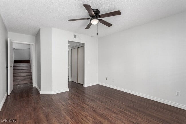 Building Photo - 5644 Vineyard Ln