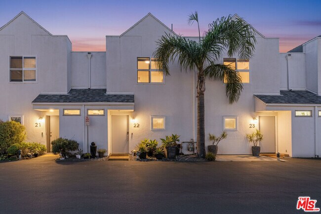 Primary Photo - 28711 Pacific Coast Hwy