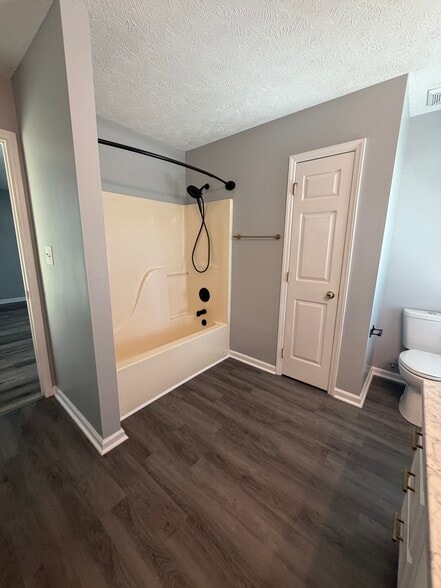 Building Photo - 6550 Brookshire St