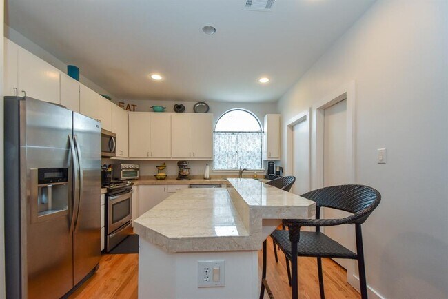 Building Photo - 9821 Sandra Ann Ct